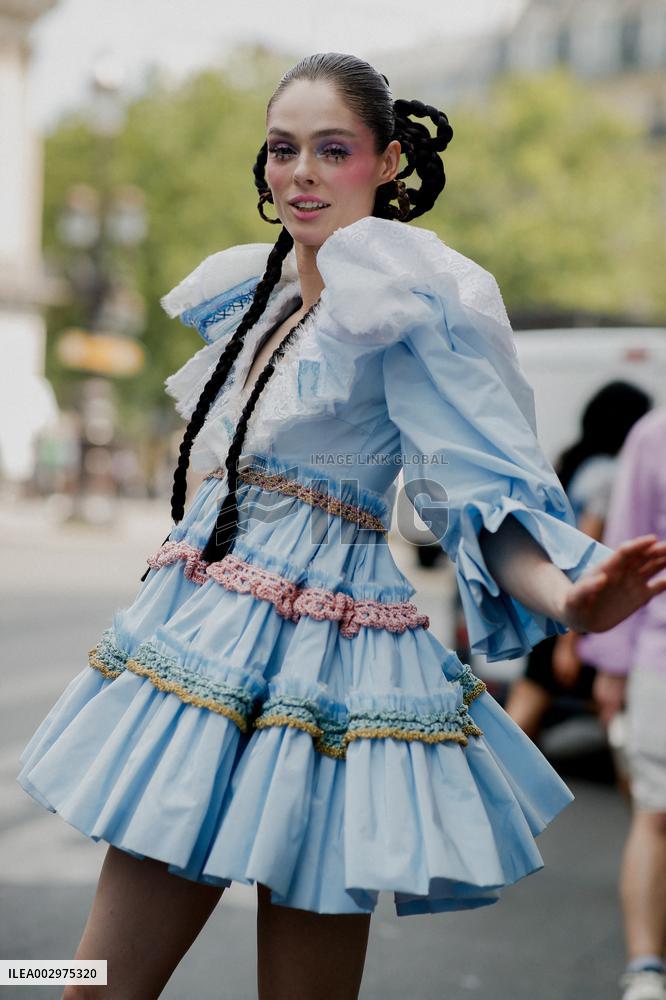 PFW - Viktor and Rolf Street Style
