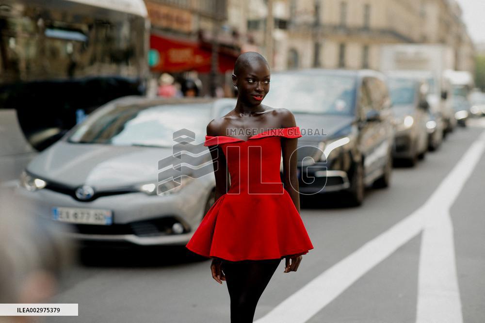 PFW - Viktor and Rolf Street Style