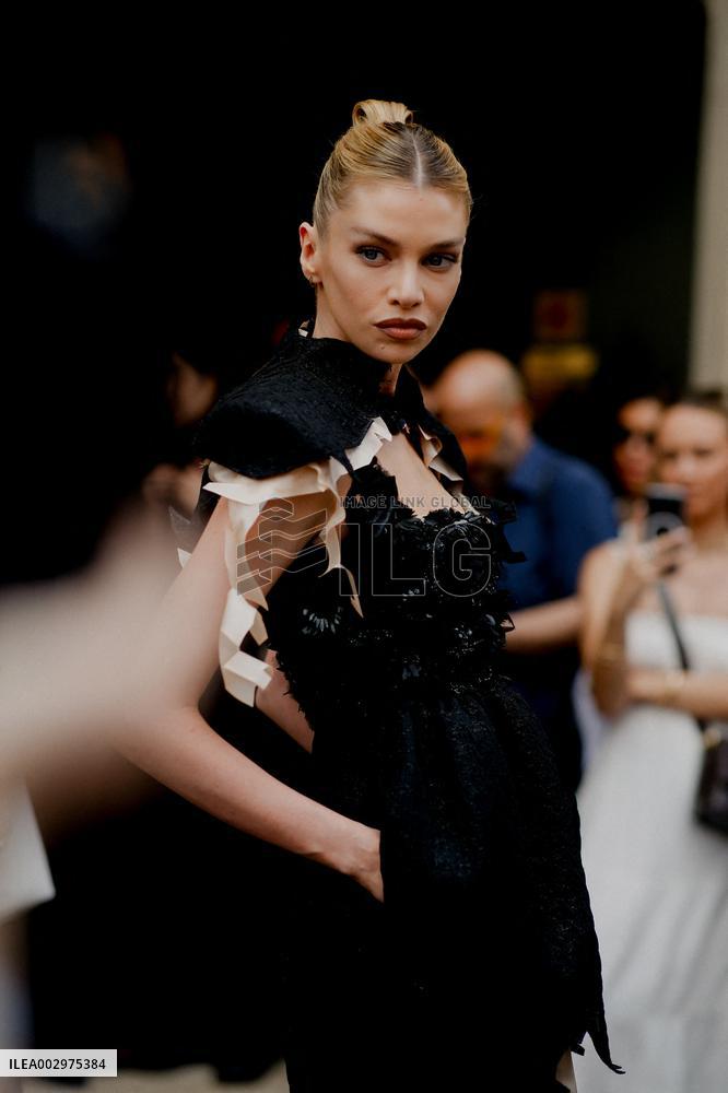 PFW - Viktor and Rolf Street Style