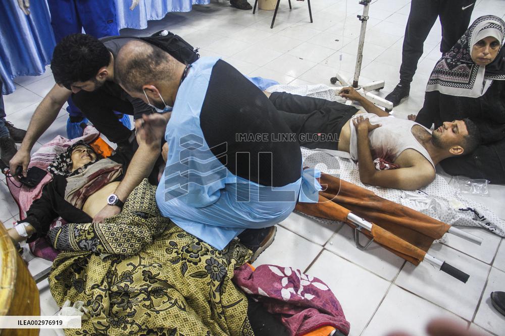 Israeli Forces Bombard Gaza City