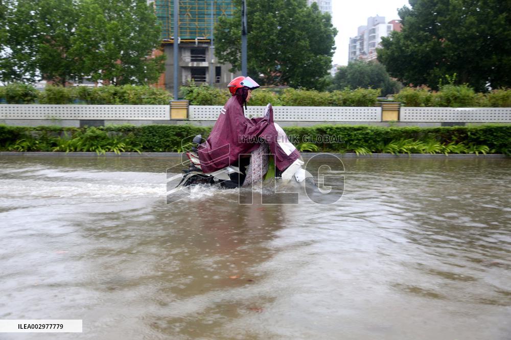 Blue Rainstorm Alert in Lianyungang