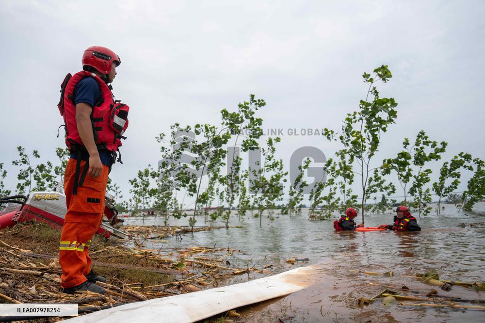 (SpotNews)CHINA-HUNAN-DONGTING LAKE-FLOODWATER-DRAINAGE (CN)
