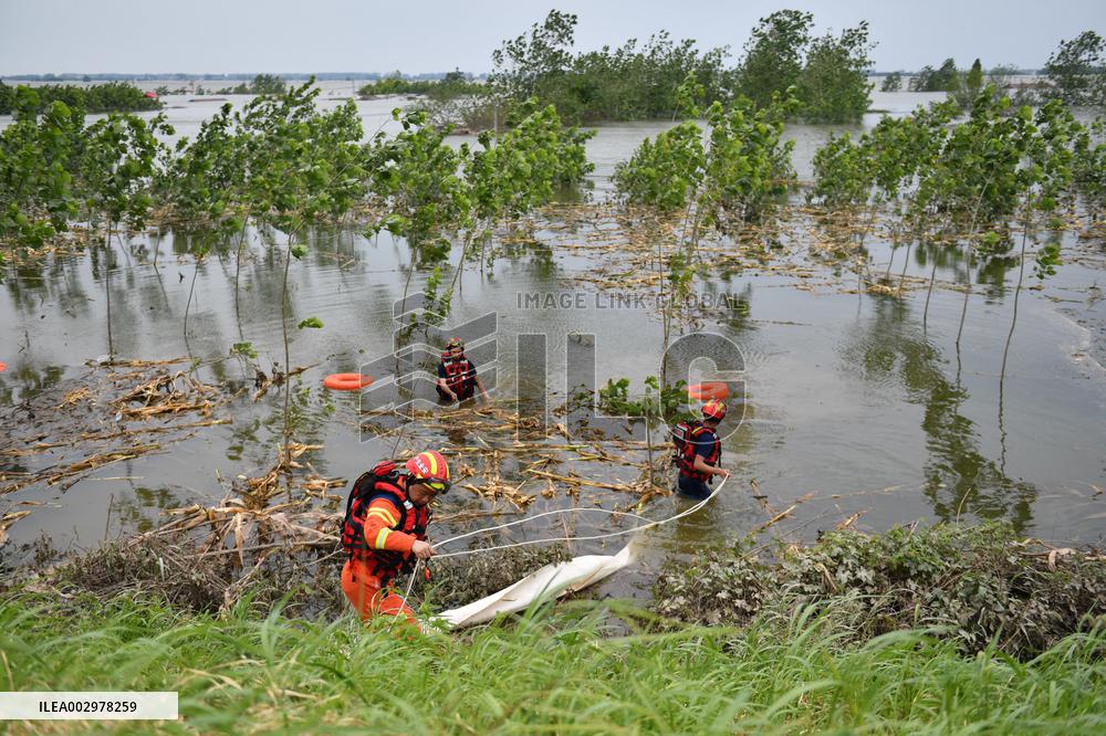 (SpotNews)CHINA-HUNAN-DONGTING LAKE-FLOODWATER-DRAINAGE (CN)