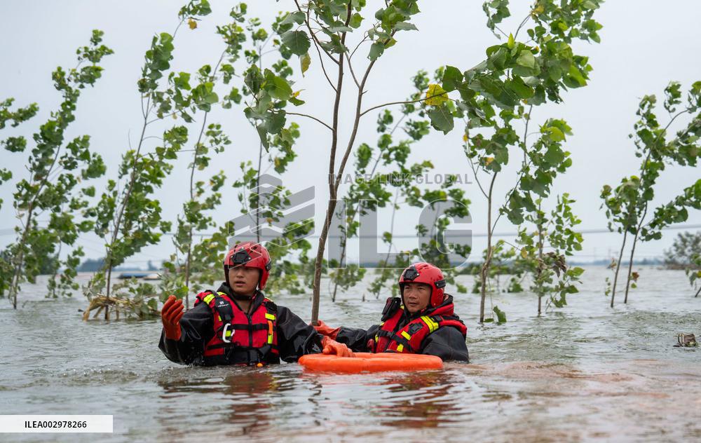 (SpotNews)CHINA-HUNAN-DONGTING LAKE-FLOODWATER-DRAINAGE (CN)