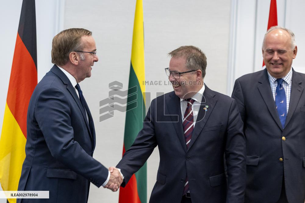 Signing of a sea mine cooperative agreement at the NATO summit