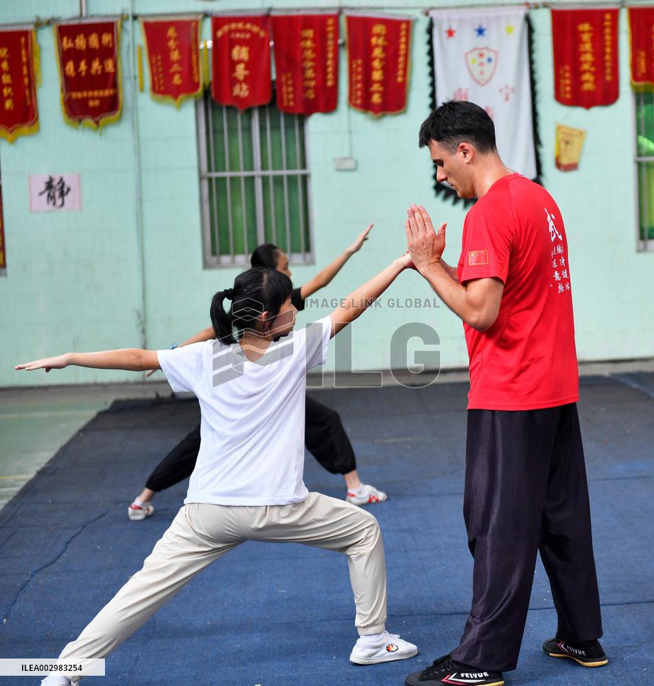 "Laowai" in China | A Brazilian's love on martial arts and traditional Chinese medicine