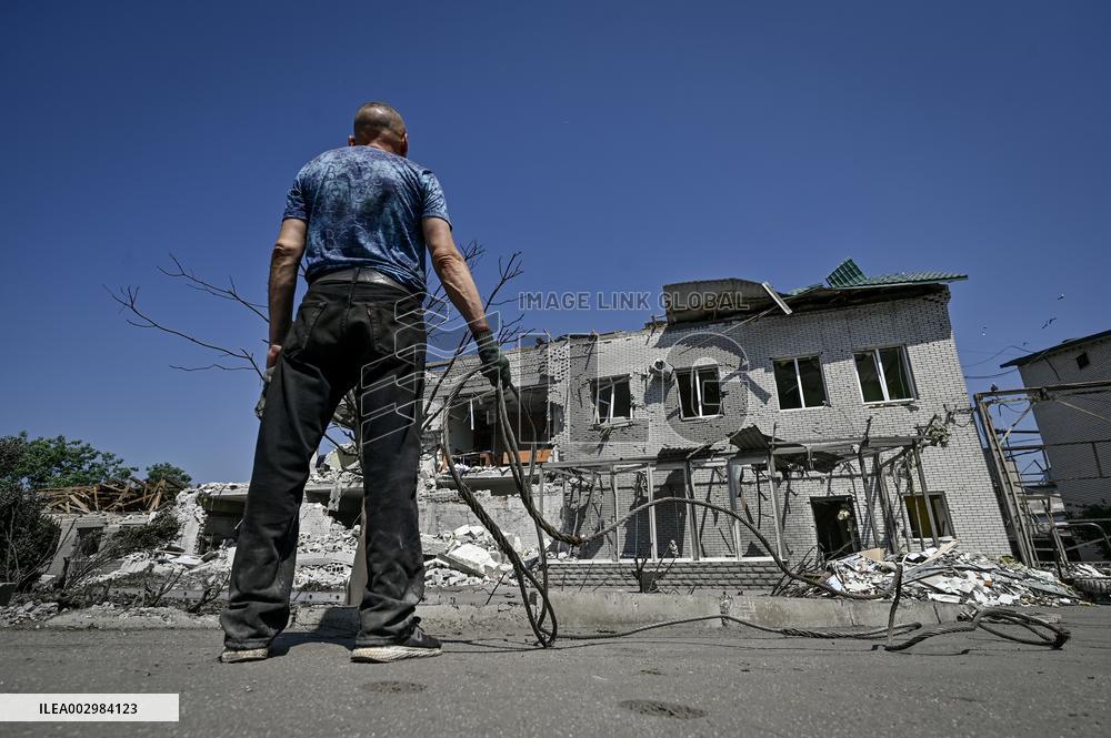 Consequences of Russian missile strike in Vilniansk