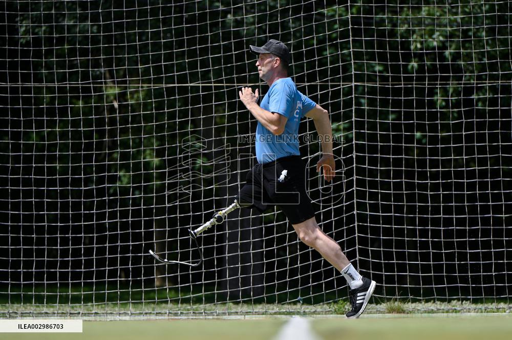 Running masterclass for war amputees in Lviv