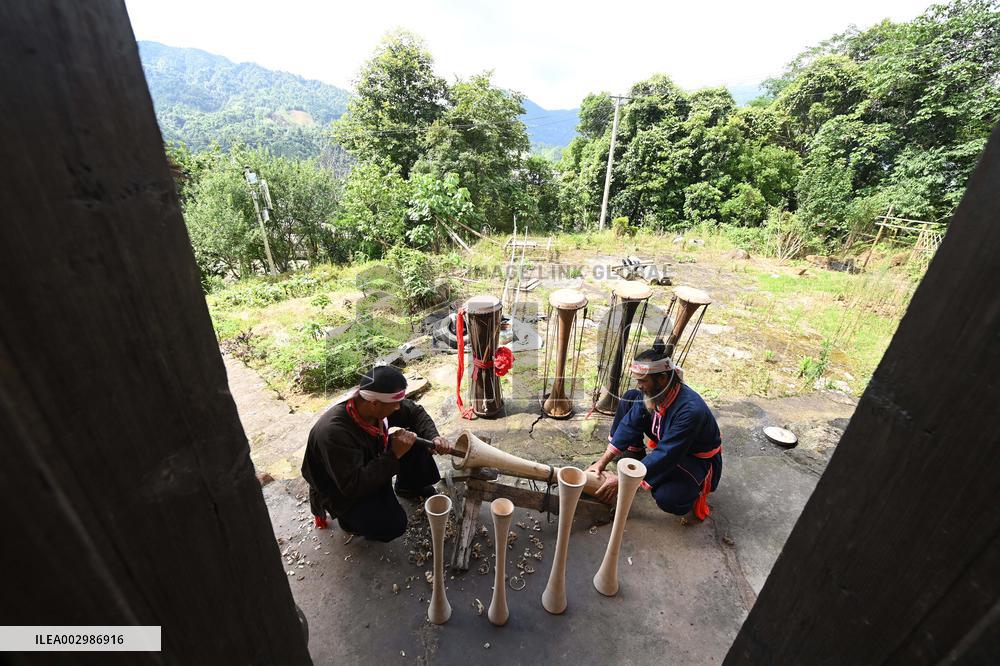EnchantingGuangxi | Villagers still enchanted by yellow mud drums in S China's Guangxi
