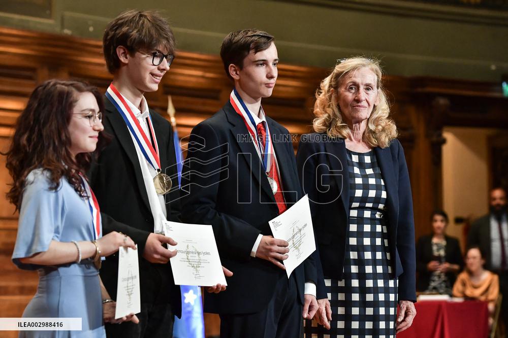 Concours general des lycees et des metiers awards in Paris FA
