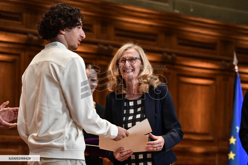 Concours general des lycees et des metiers awards in Paris FA
