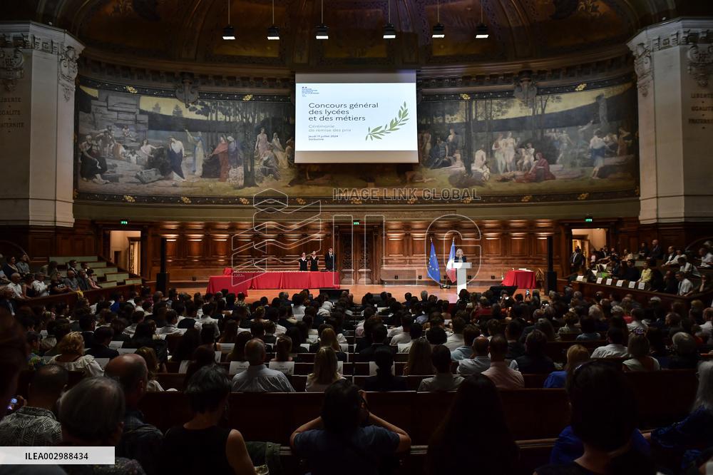 Concours general des lycees et des metiers awards in Paris FA