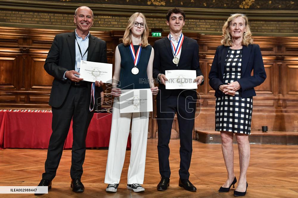 Concours general des lycees et des metiers awards in Paris FA