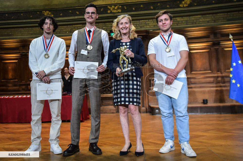 Concours general des lycees et des metiers awards in Paris FA