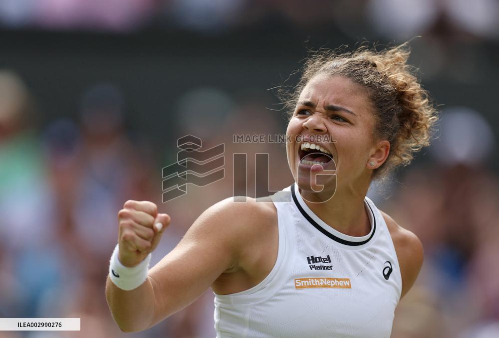 Wimbledon Semi-Final - Paolini v Vekic