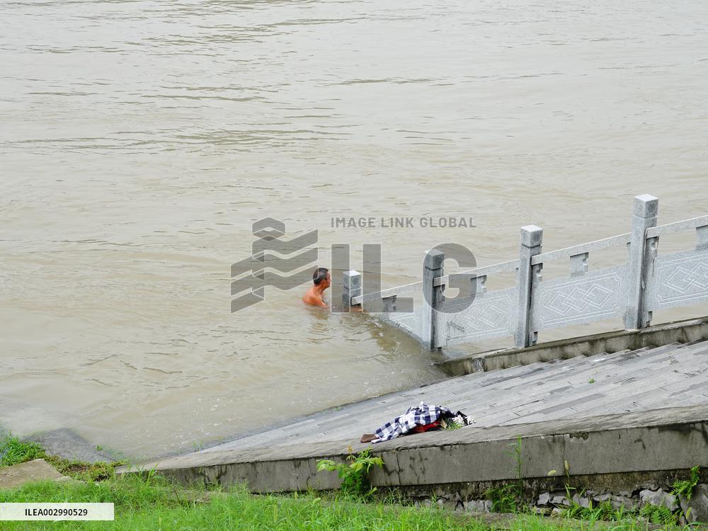 Rainstorm Hit Yichang