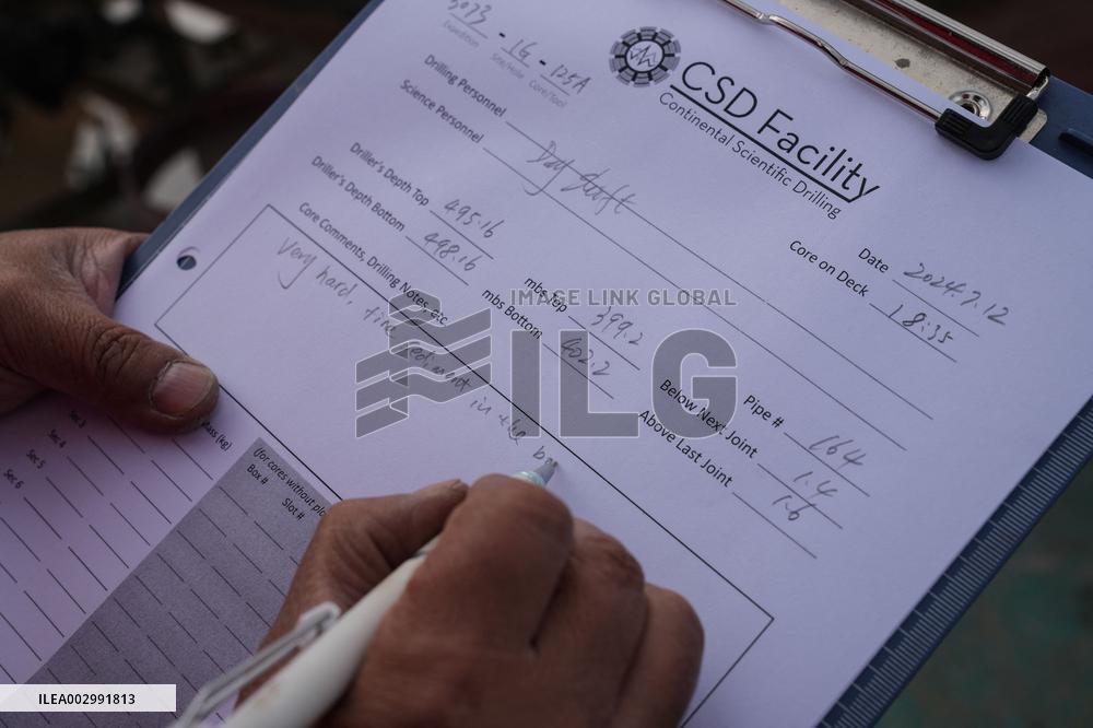 (FOCUS) CHINA-XIZANG-NAM CO-MULTINATIONAL RESEARCHERS-CORE DRILLING PROJECT (CN)