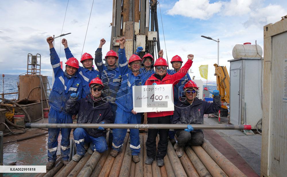 (FOCUS) CHINA-XIZANG-NAM CO-MULTINATIONAL RESEARCHERS-CORE DRILLING PROJECT (CN)