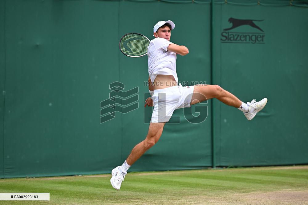 Wimbledon - Theo Papamalis Juniors Quarter-Final