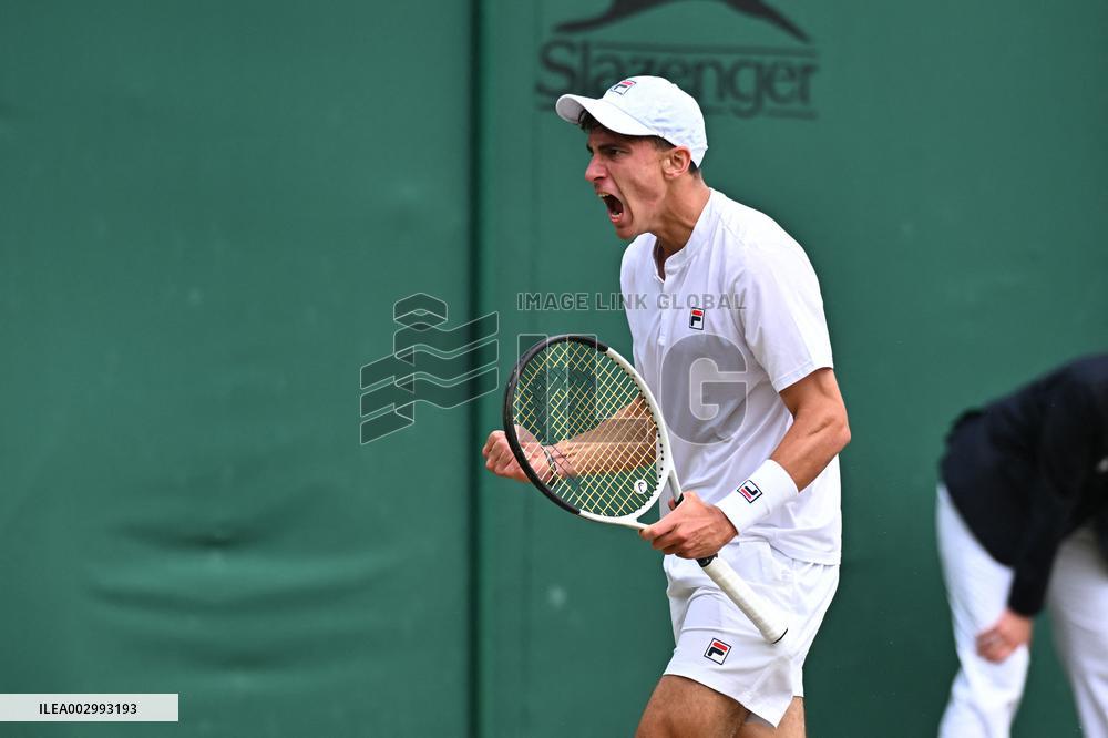 Wimbledon - Theo Papamalis Juniors Quarter-Final