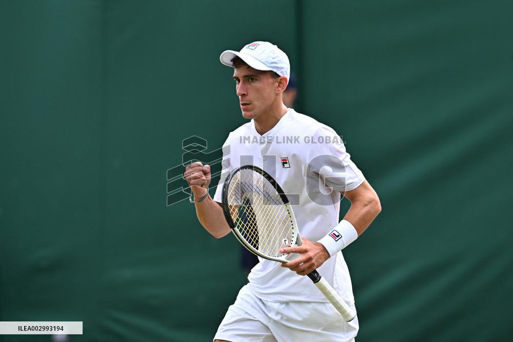 Wimbledon - Theo Papamalis Juniors Quarter-Final