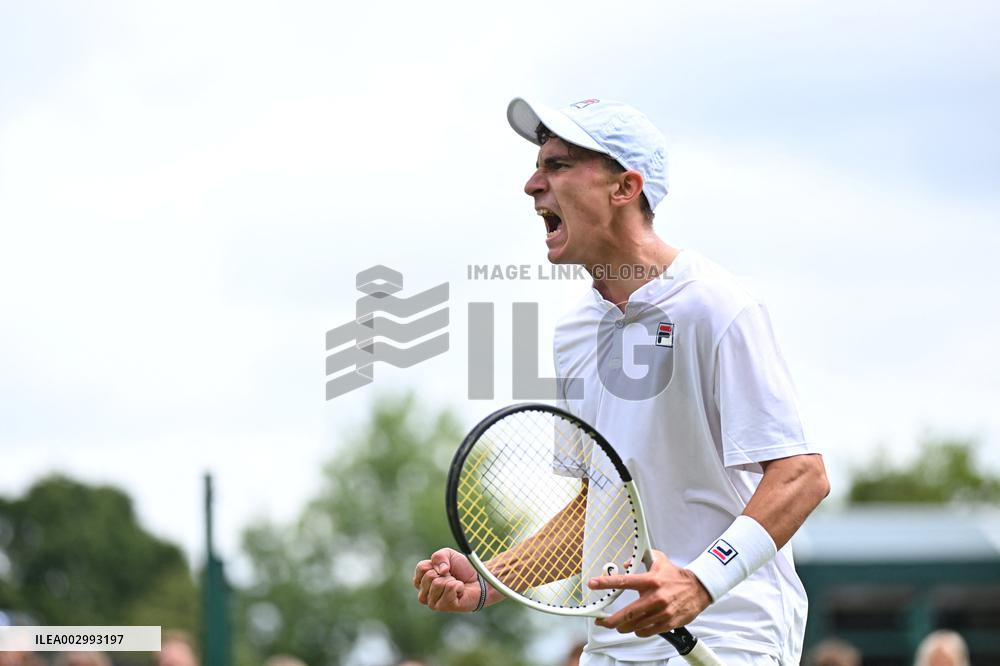 Wimbledon - Theo Papamalis Juniors Quarter-Final