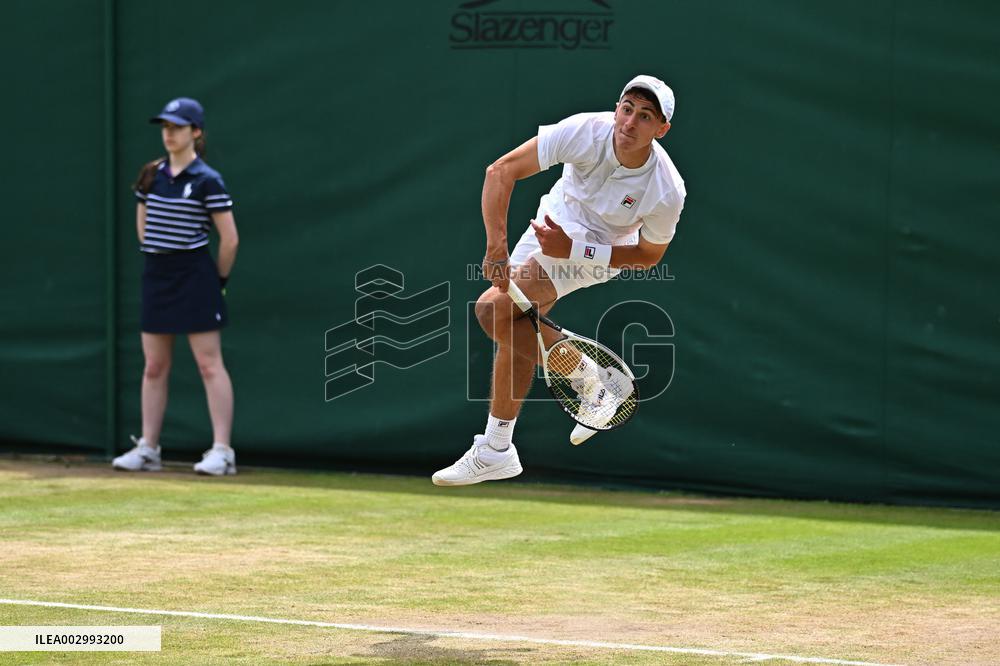 Wimbledon - Theo Papamalis Juniors Quarter-Final
