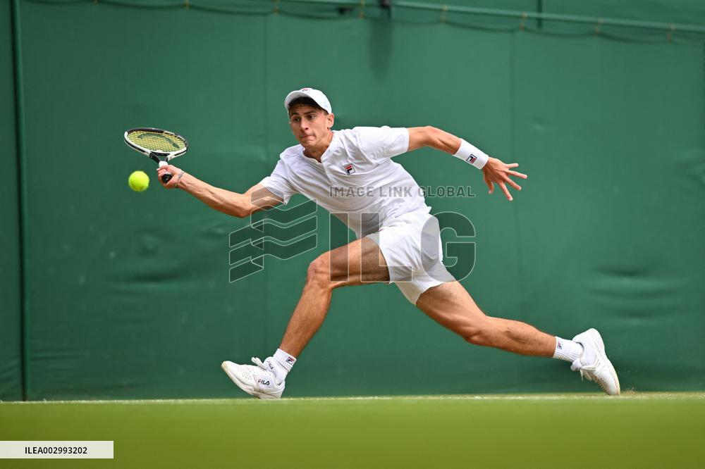 Wimbledon - Theo Papamalis Juniors Quarter-Final