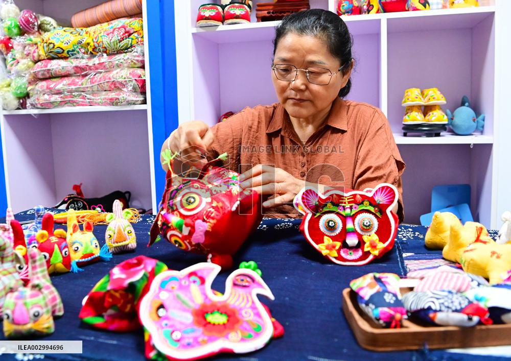 A Fabric Workshop in Liaocheng