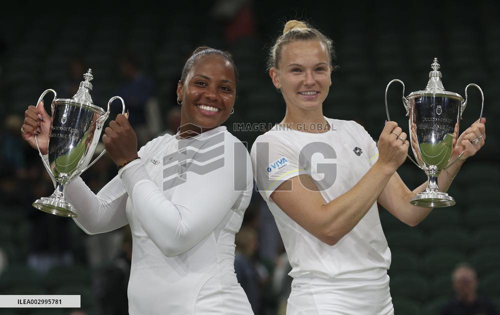 (SP) BRITAIN-LONDON-TENNIS-WIMBLEDON-WOMEN'S DOUBLES-FINAL