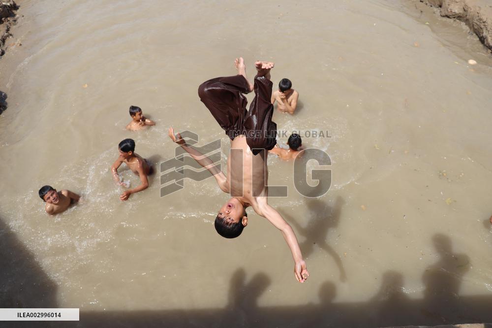 XINHUA PHOTOS OF THE DAY