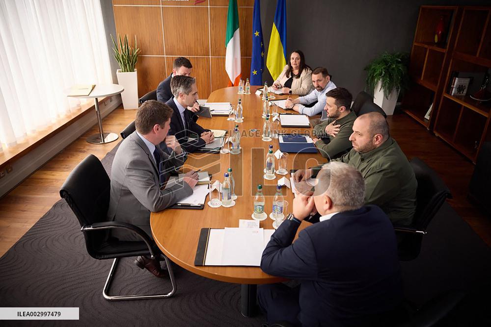 Zelensky Meets Taoiseach In Shannon - Ireland