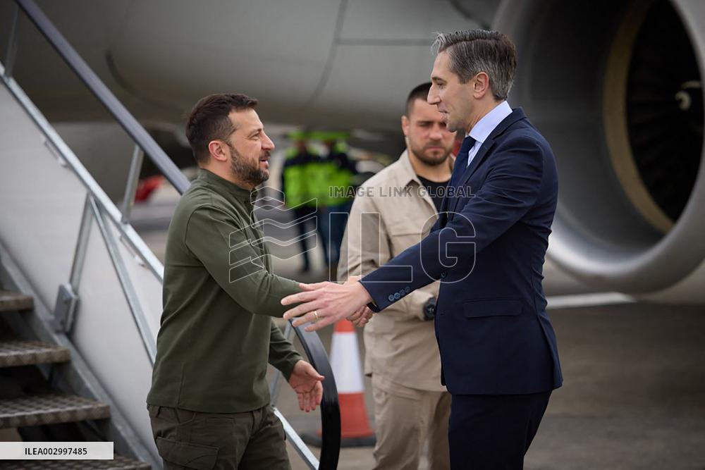 Zelensky Meets Taoiseach In Shannon - Ireland