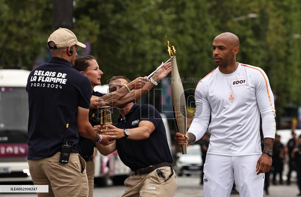 (SP)FRANCE-PARIS-OLYMPIC GAMES-TORCH RELAY