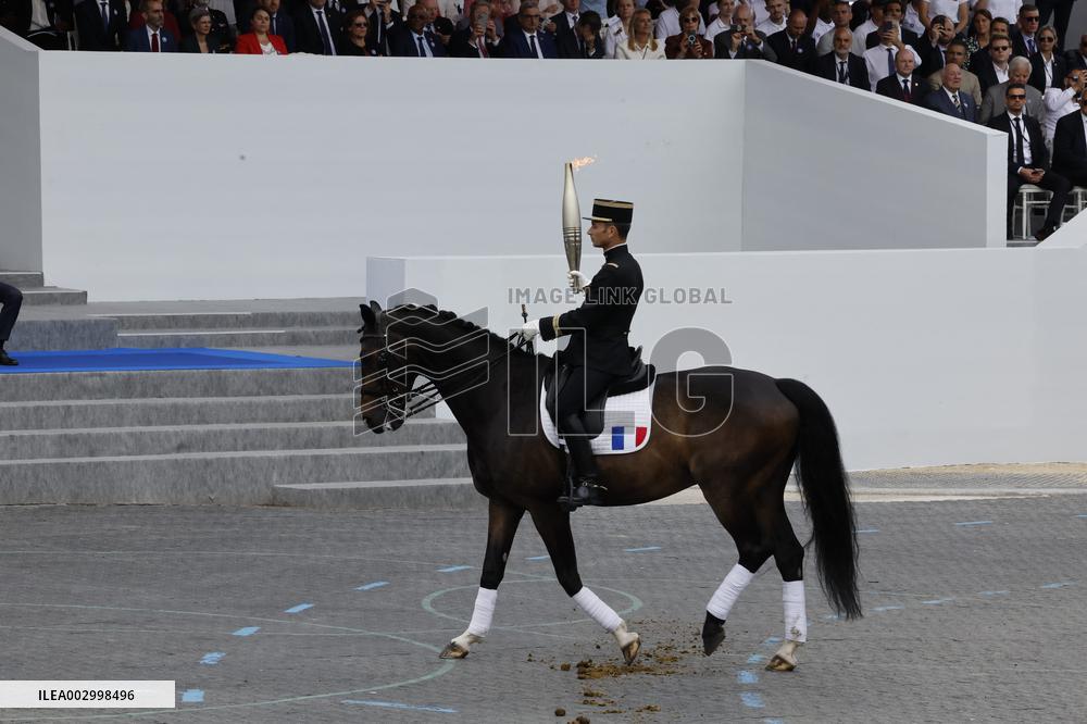 (SP)FRANCE-PARIS-OLYMPIC GAMES-TORCH