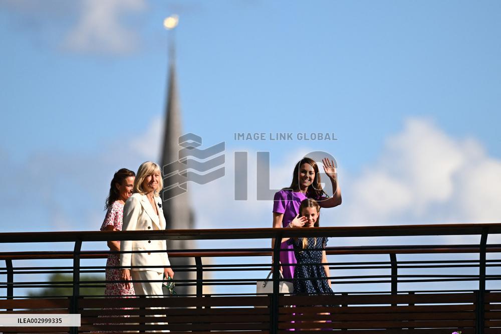 Princess Of Wales And Daughter At Wimbledon - London