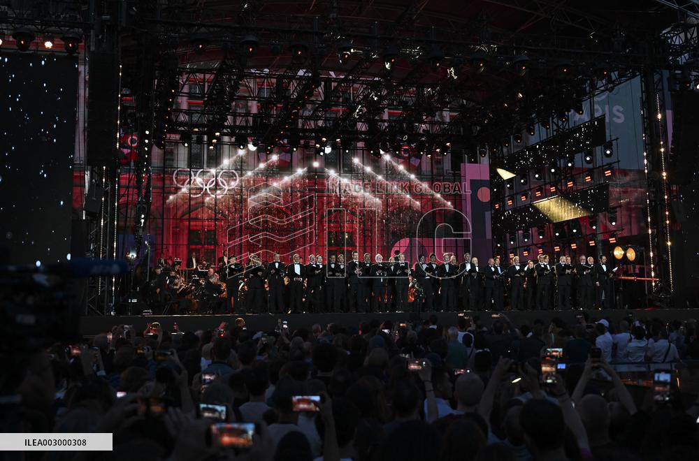 (SP)FRANCE-PARIS-OLYMPIC GAMES-TORCH RELAY