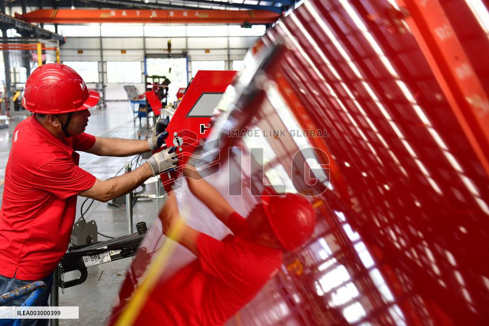 XINHUA PHOTOS OF THE DAY