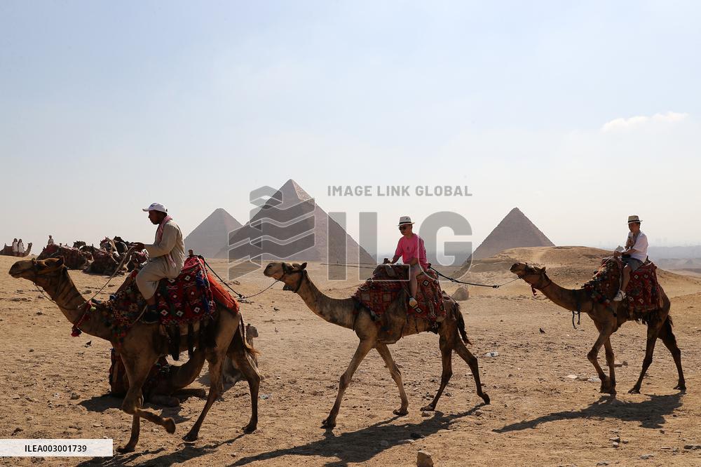 Egypt Sees Booming Tourism Revenue - Giza