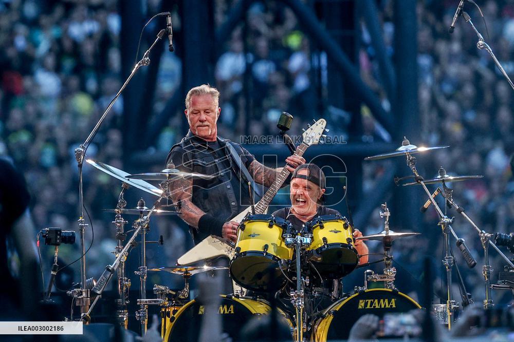 Metallica Performs - Madrid