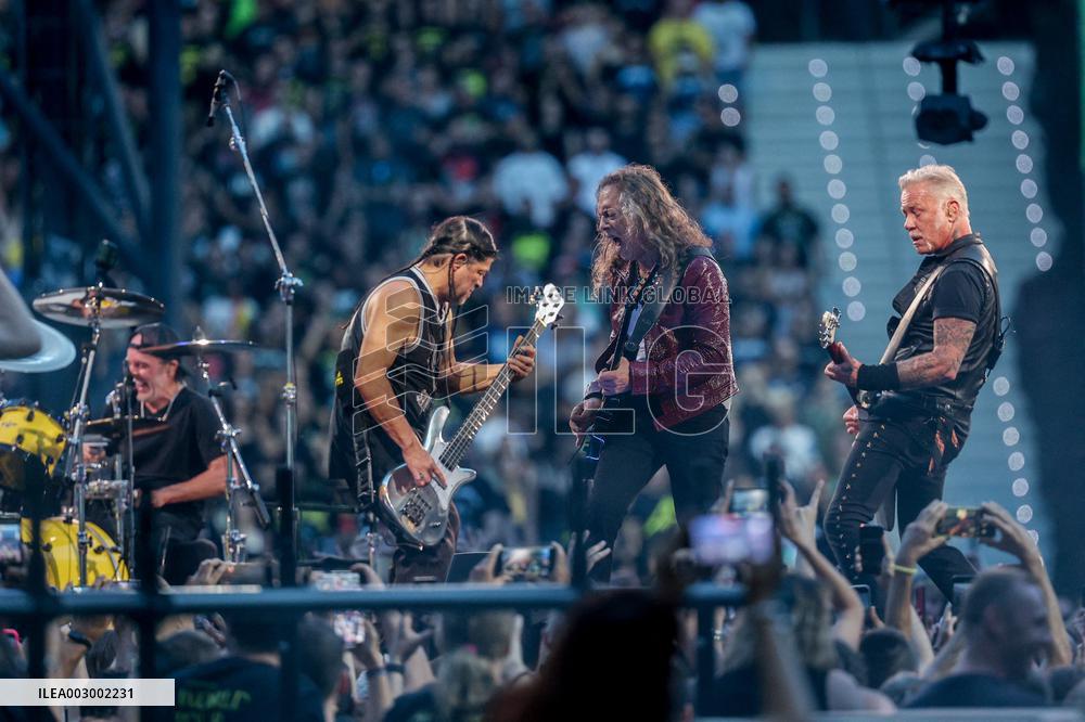 Metallica Performs - Madrid