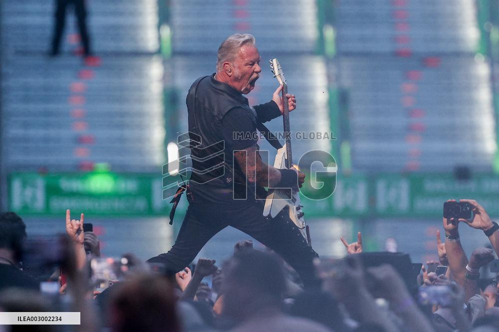Metallica Performs - Madrid