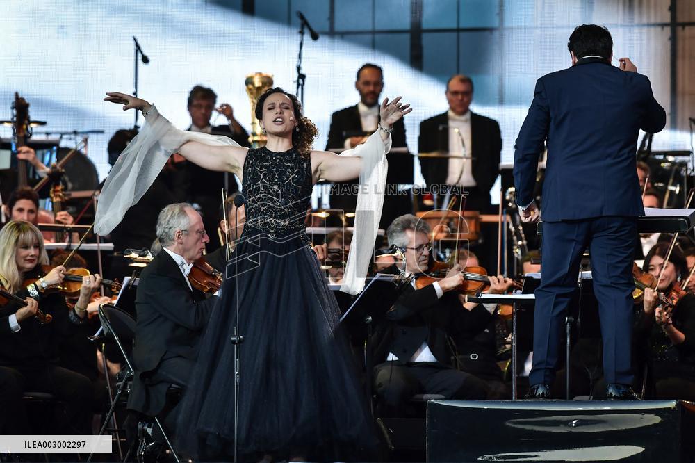 Concert For Olympic Flame Arrival At City Hall - Paris