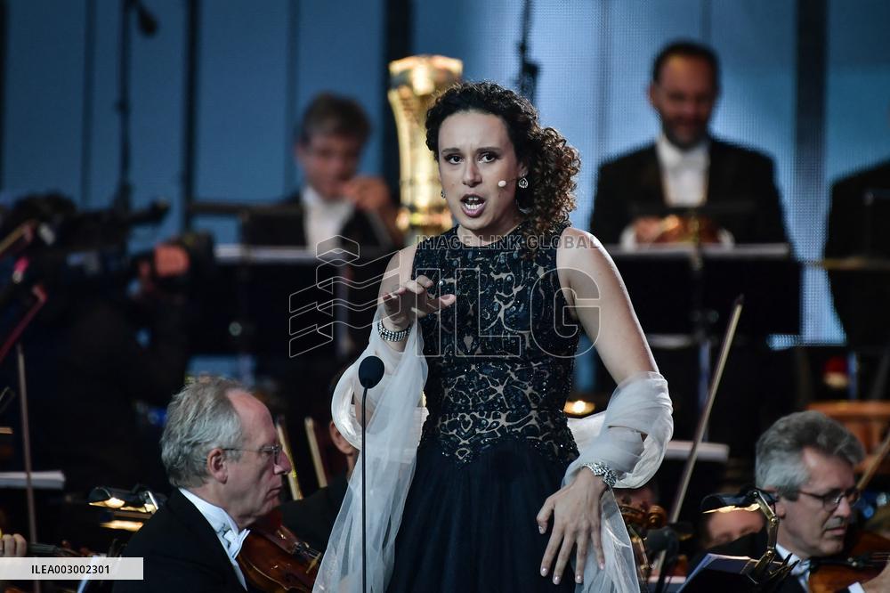 Concert For Olympic Flame Arrival At City Hall - Paris