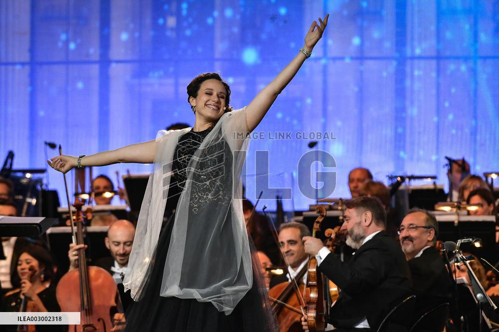 Concert For Olympic Flame Arrival At City Hall - Paris