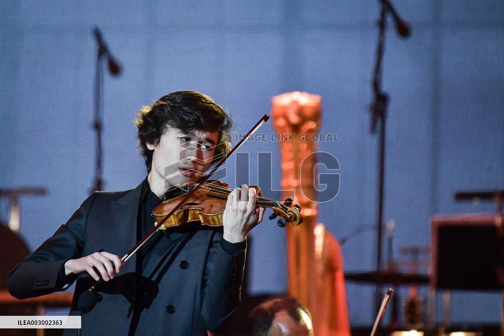 Concert For Olympic Flame Arrival At City Hall - Paris