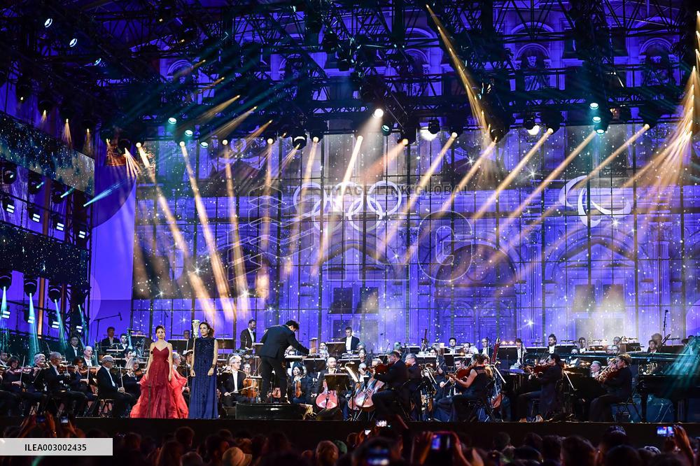 Concert For Olympic Flame Arrival At City Hall - Paris