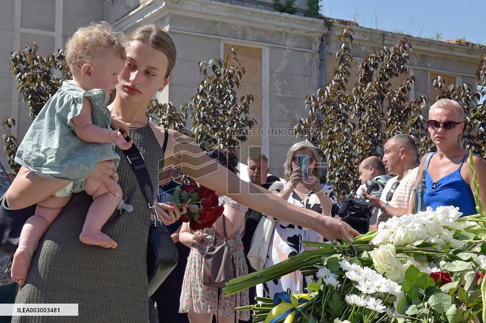Vinnytsia pays tribute to victims of Russian missile strikes on July 14, 2022