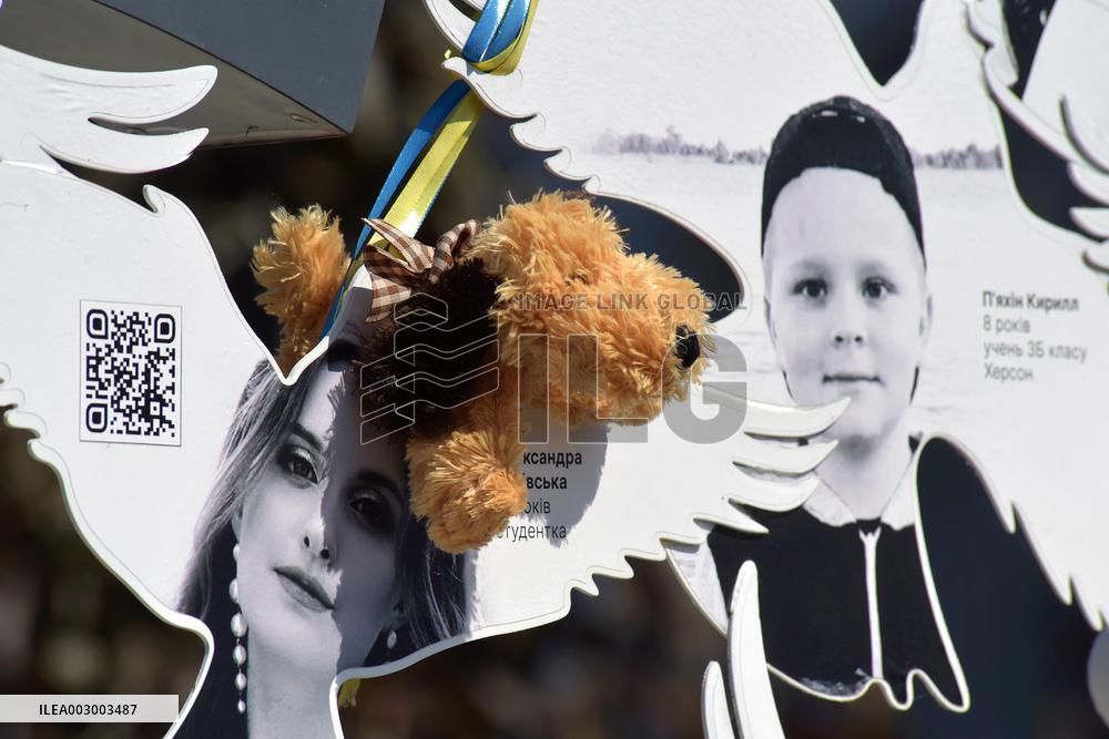 Vinnytsia pays tribute to victims of Russian missile strikes on July 14, 2022