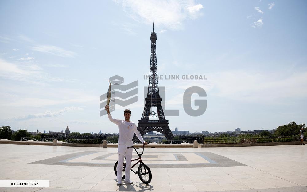 (SP)FRANCE-PARIS-OLYMPIC GAMES-TORCH RELAY
